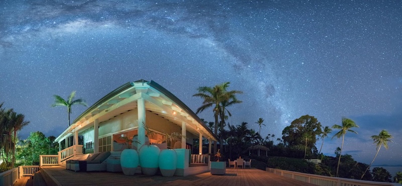 House-at-night-stars-in-sky